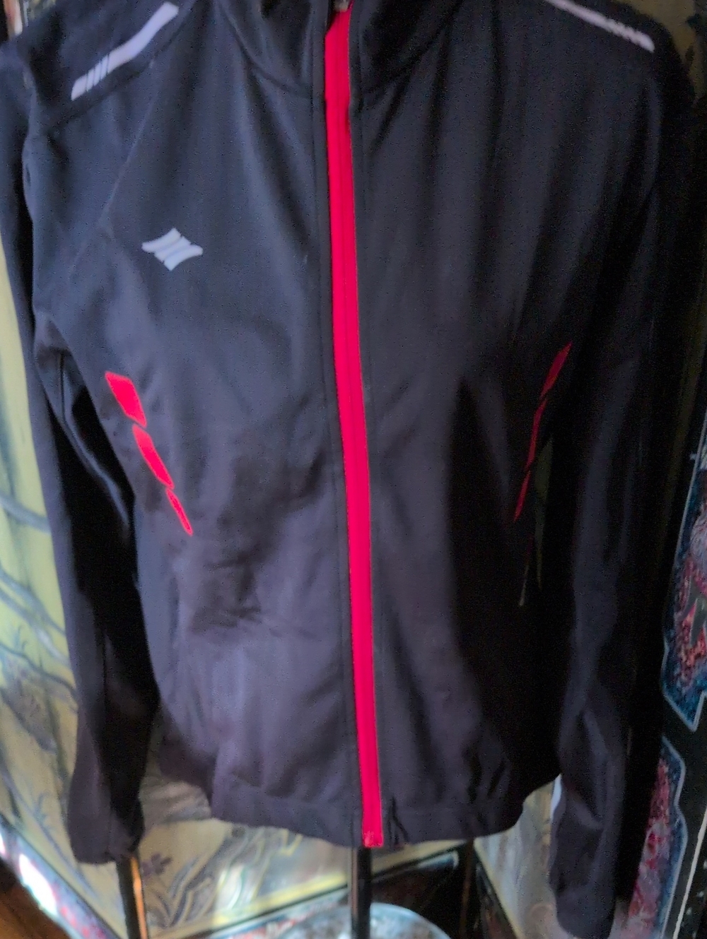 Santic Cycling Black Jacket with Red Accents. Zip Up Back Pockets. Side Pockets.